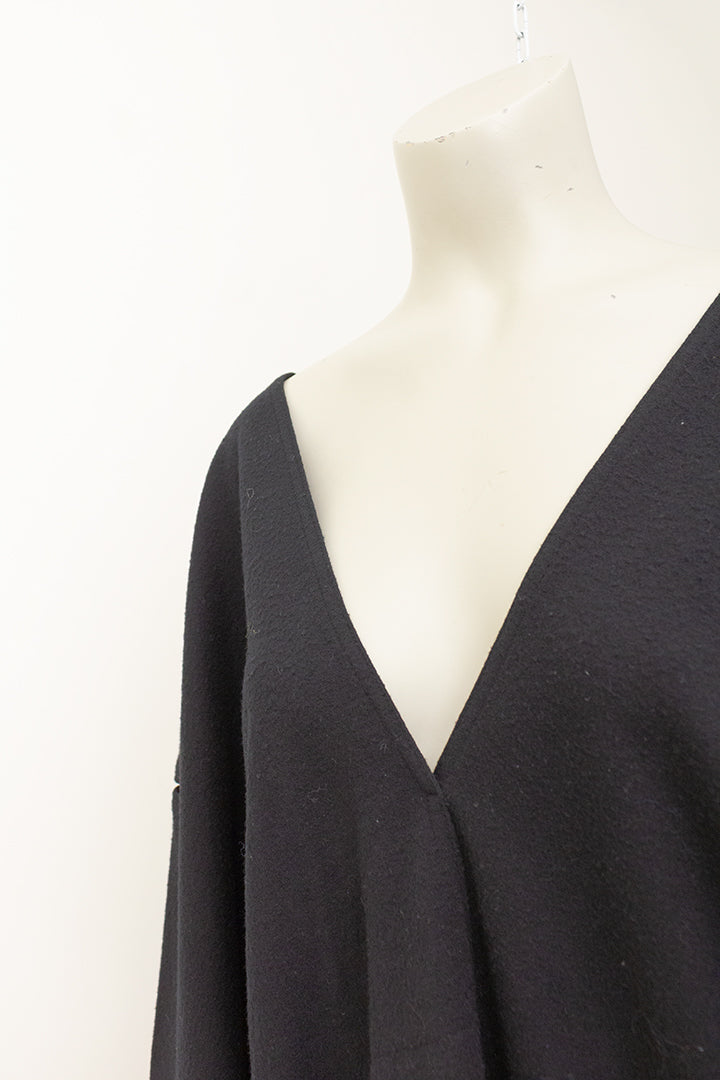 Vintage Issey Miyake zwarte wollen top met laag uitgesneden v-hals