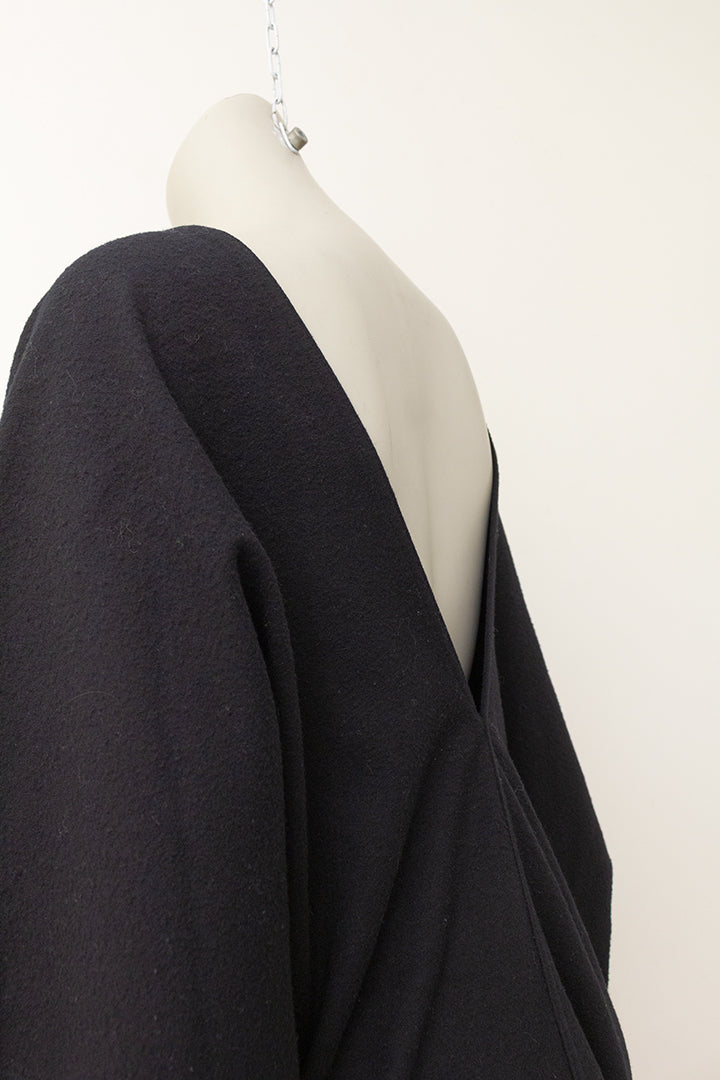 Vintage Issey Miyake zwarte wollen top met laag uitgesneden v-hals