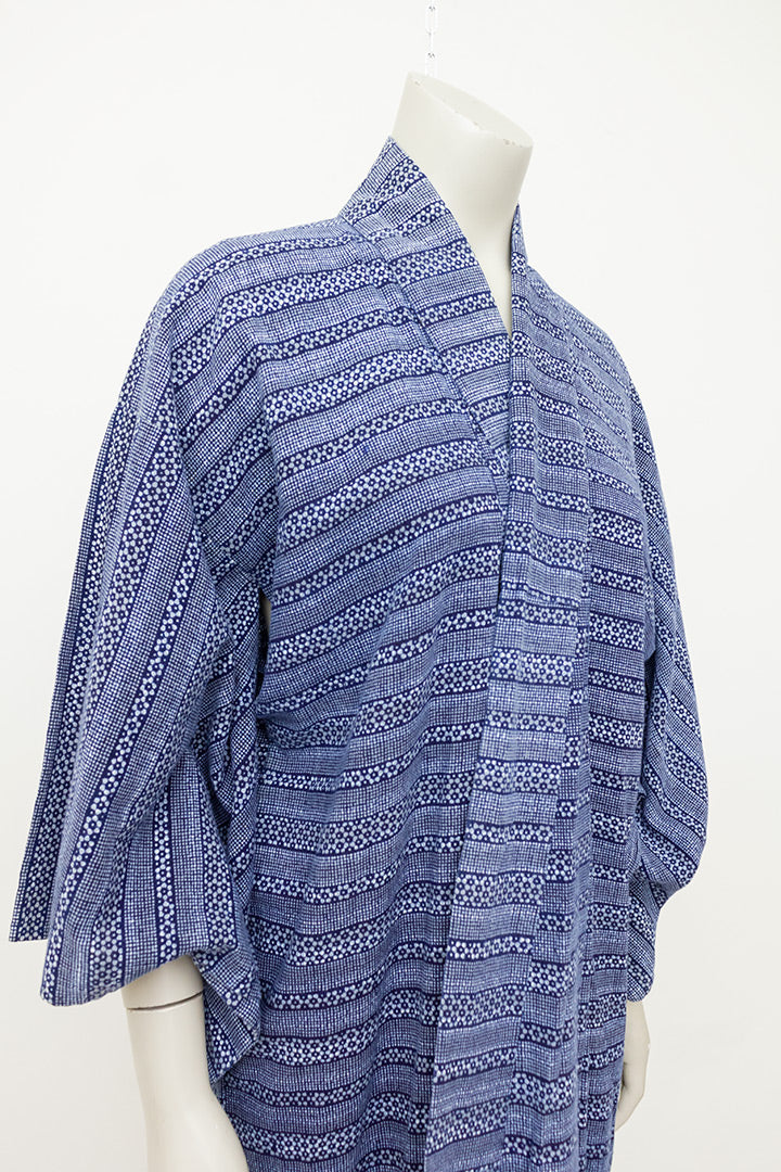 Vintage Japanse kimono met stipjes en bloemenpatroon