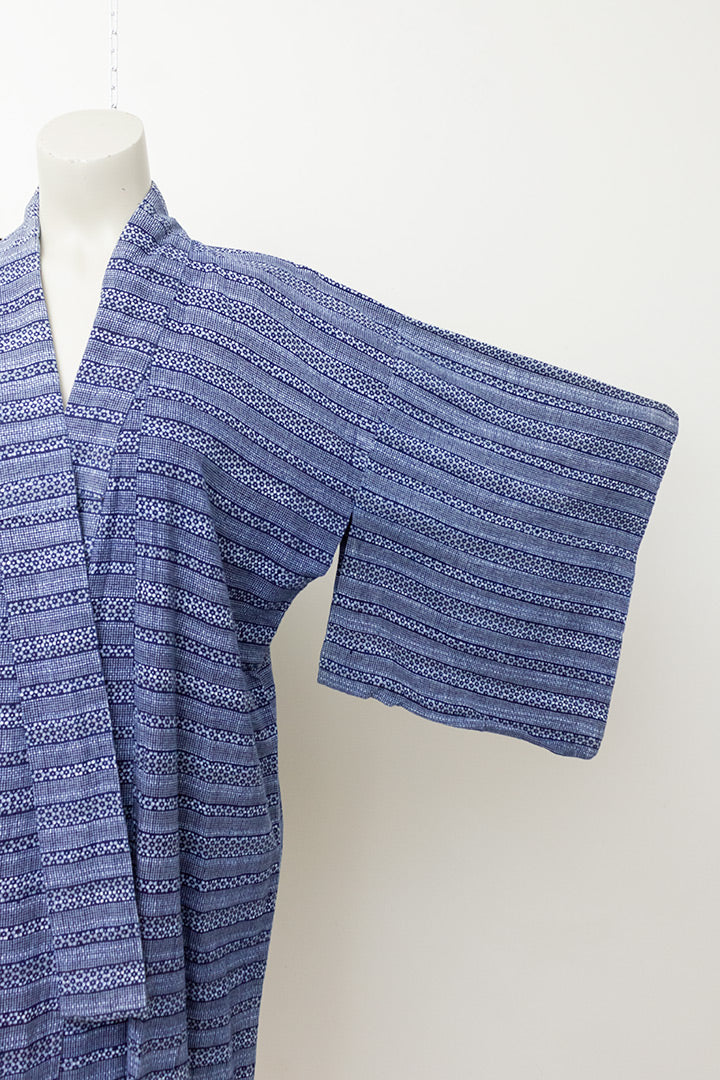 Vintage Japanse kimono met stipjes en bloemenpatroon