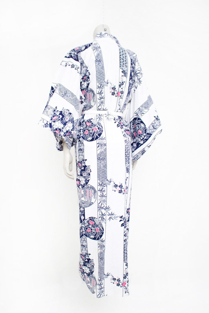 Vintage Japanse kimono wit katoen met donkerblauwe/roze print en ceintuur