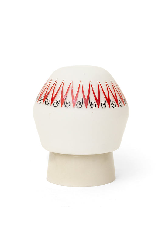 Vintage Niko plafonnière met kap van melkglas en rood/zwart patroon