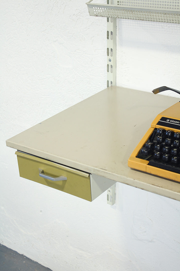 Vintage Pilastro wandrek met wandbureau