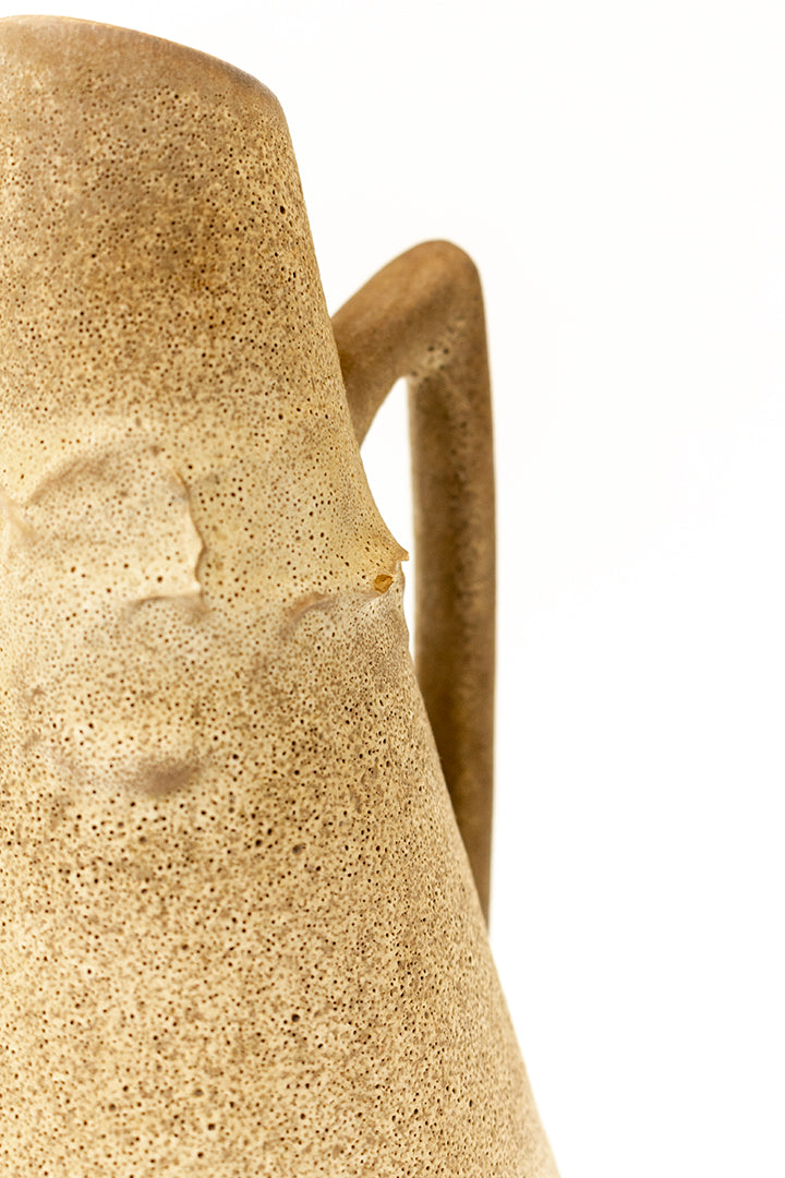 Vintage Scheurich vaas beige met puntig handvat