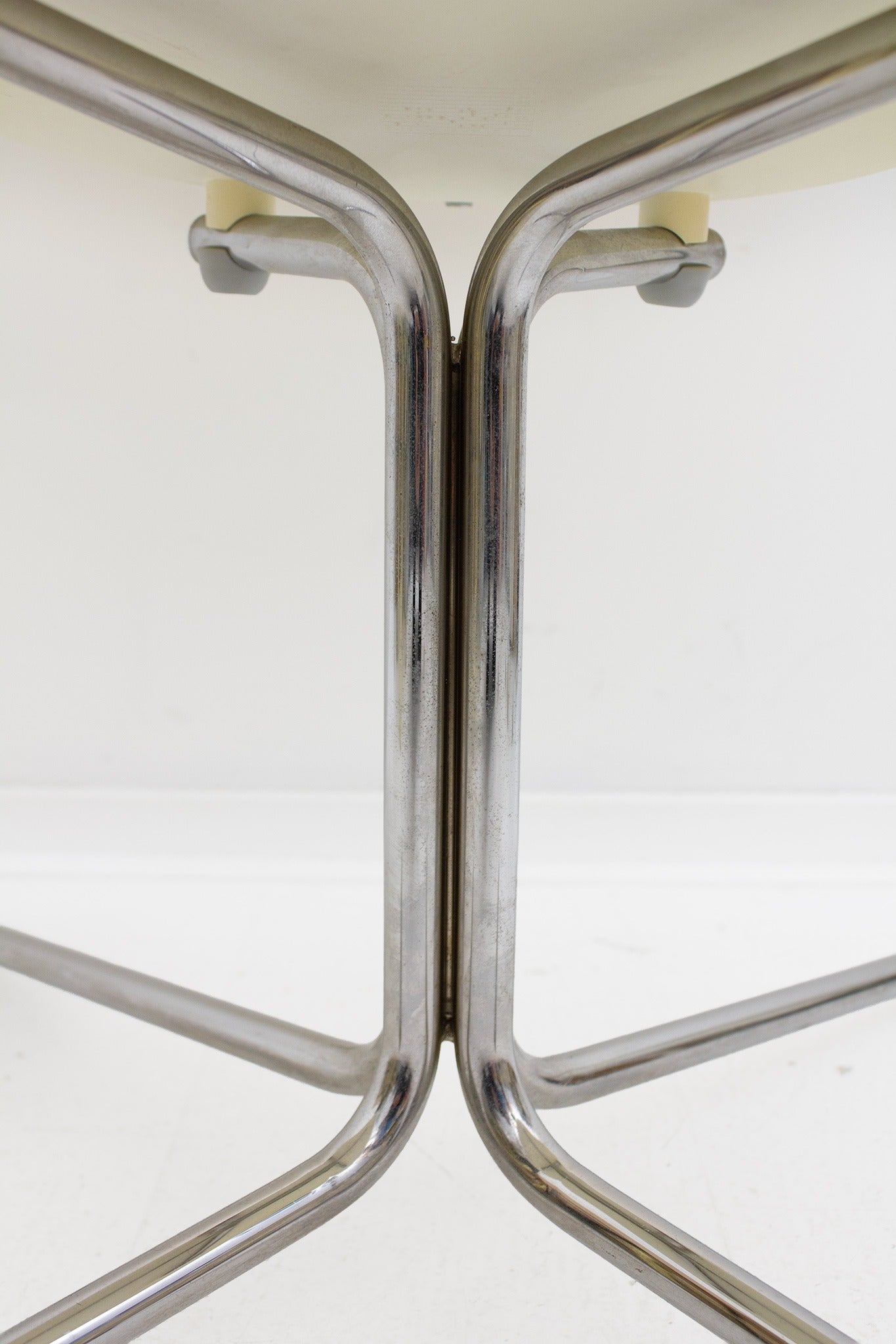 Vintage crème So Happy fauteuil Marco Maran met rode bekleding