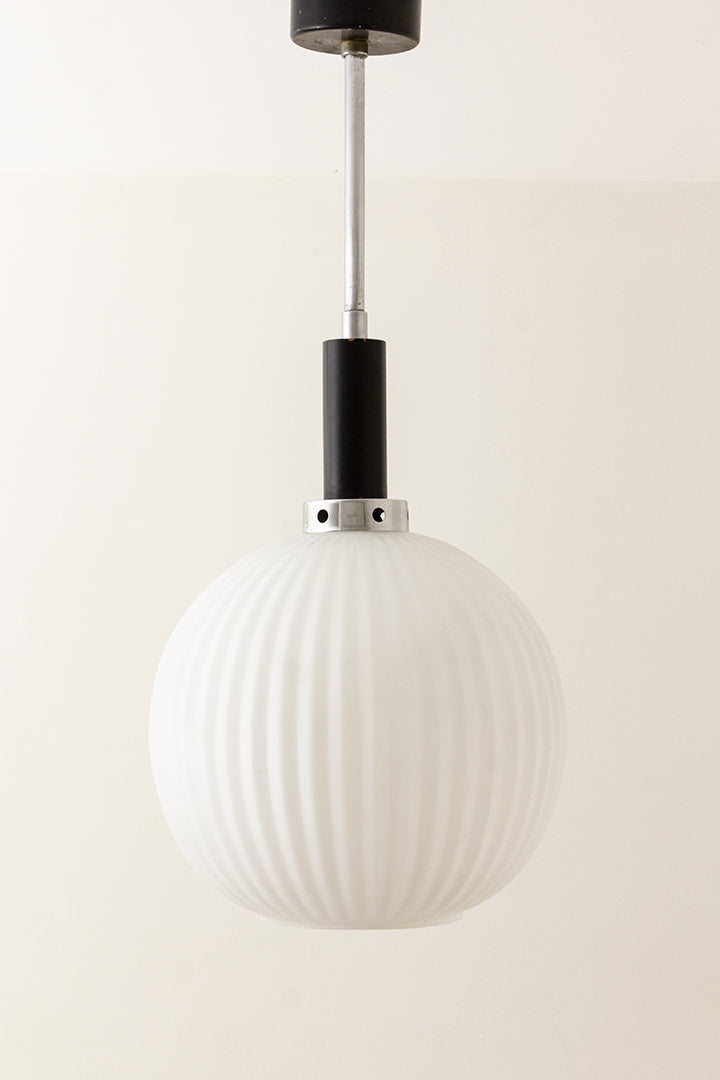 Vintage Space Age hanglamp met opaline lampenkap Massive x PJ De Jaeck