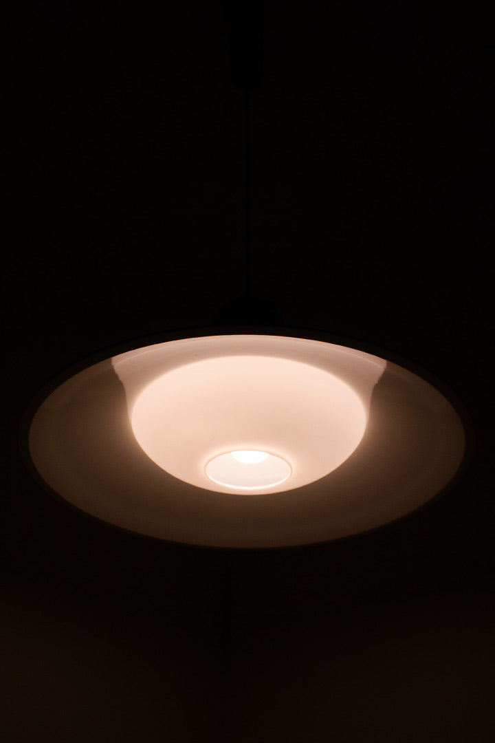 Vintage UFO hanglamp Glasshutte Limburg metaal en opaal glas