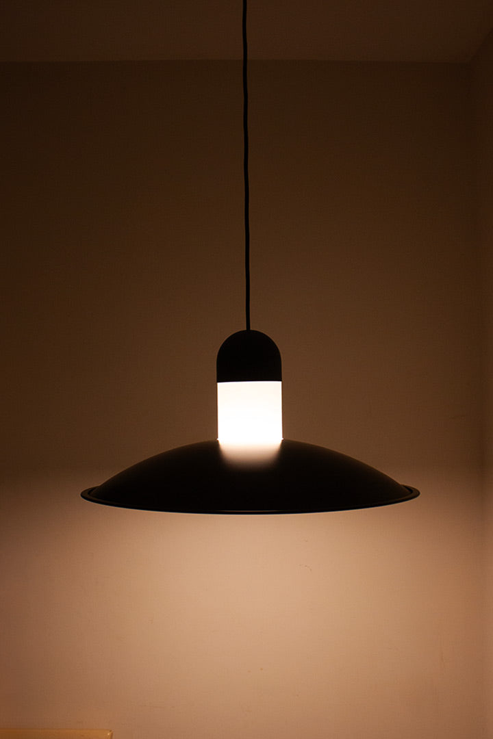 Vintage UFO hanglamp Glasshutte Limburg metaal en opaal glas