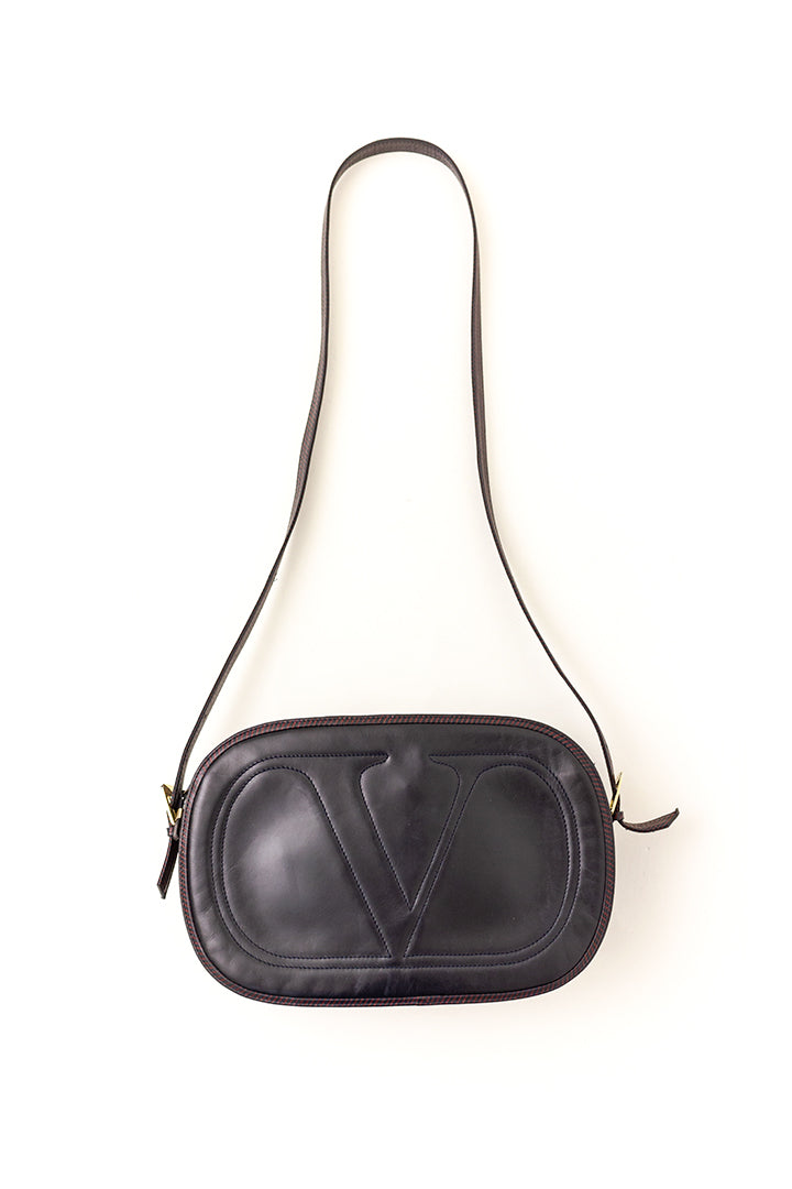 Vintage Valentino schoudertas met doorgestikte ‘V’ en rood gestreepte details