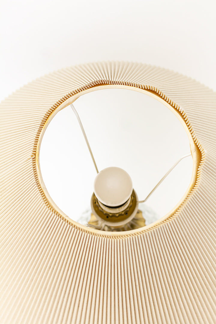 Vintage ananas tafellamp messing met persglas en plissé kap