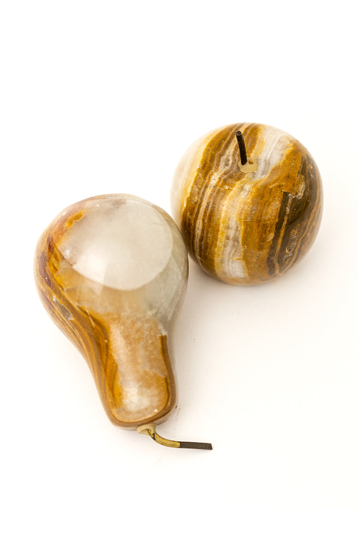 Vintage appel en peer van natuursteen