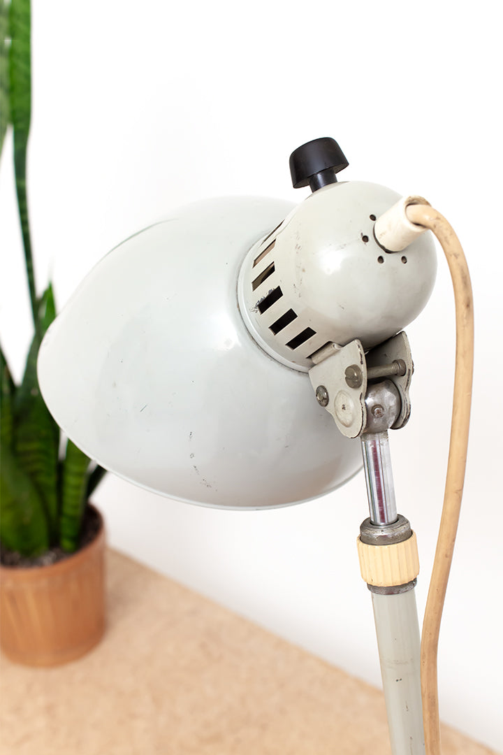 Vintage architectenlamp uit de Kaiser Idell Isis serie door Christian Dell