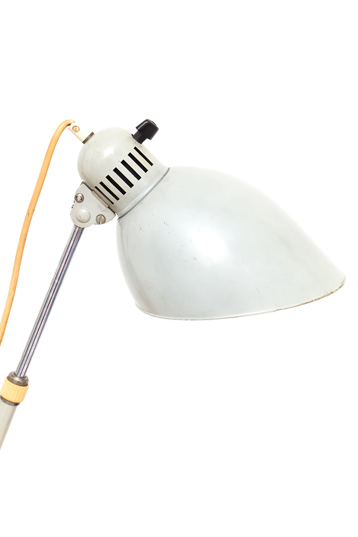 Vintage architectenlamp uit de Kaiser Idell Isis serie door Christian Dell