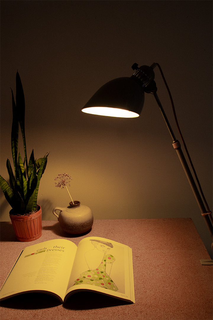 Vintage architectenlamp uit de Kaiser Idell Isis serie door Christian Dell