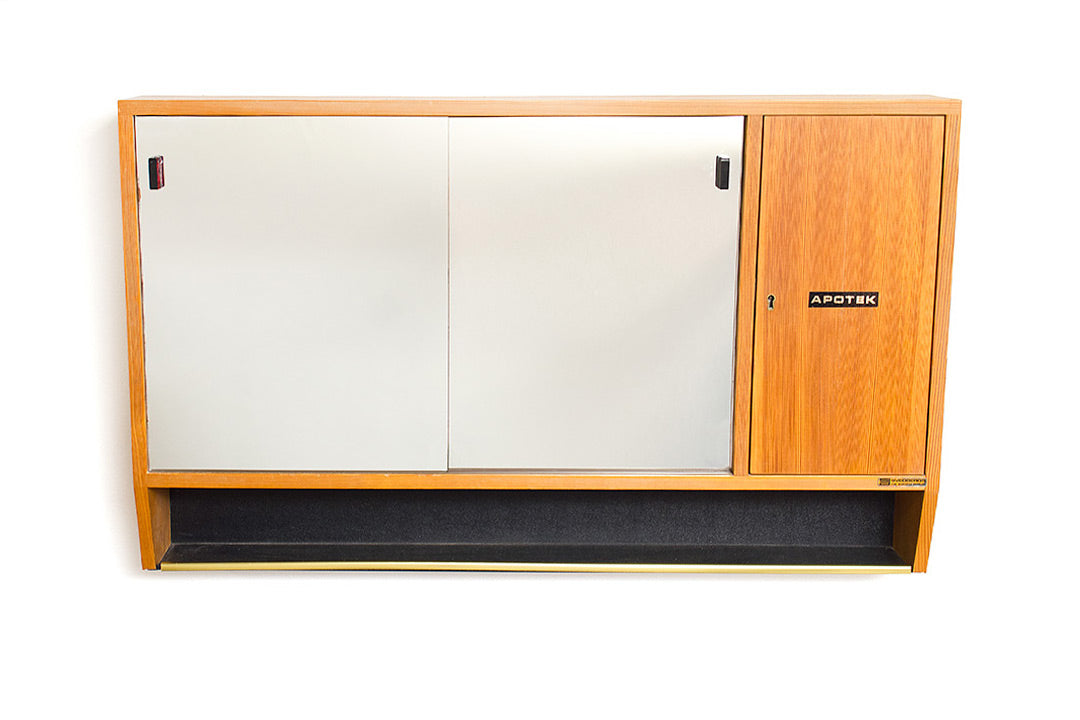 Vintage badkamer spiegelkastje Svedbergs för Moderna Badrum voorkant