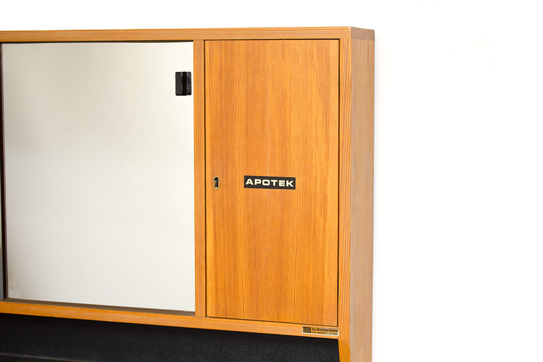 Vintage badkamer spiegelkastje Svedbergs för Moderna Badrum