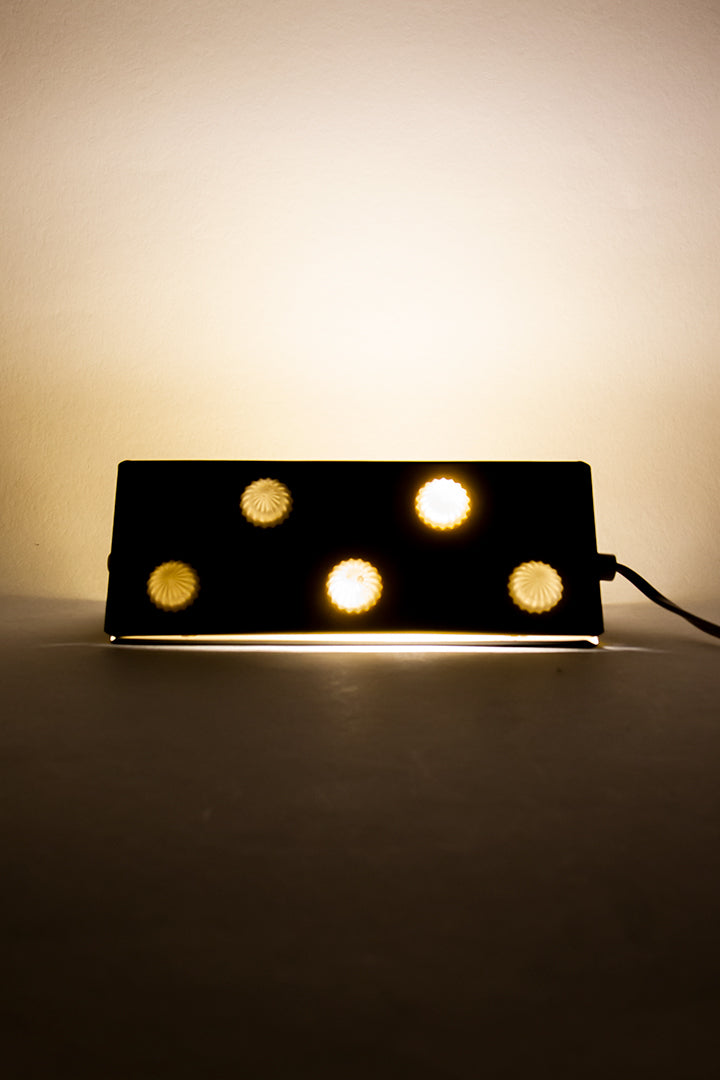 Vintage bedlampje geel met kunststof sterren