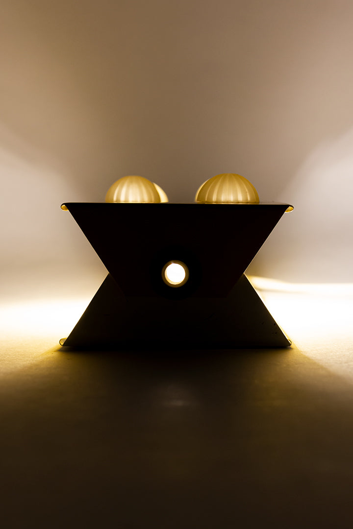 Vintage bedlampje geel met kunststof sterren