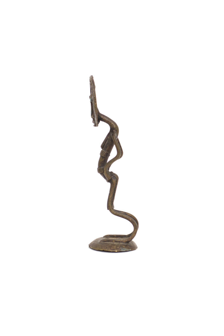 Vintage beeld gebogen figuur met een rond hoofd