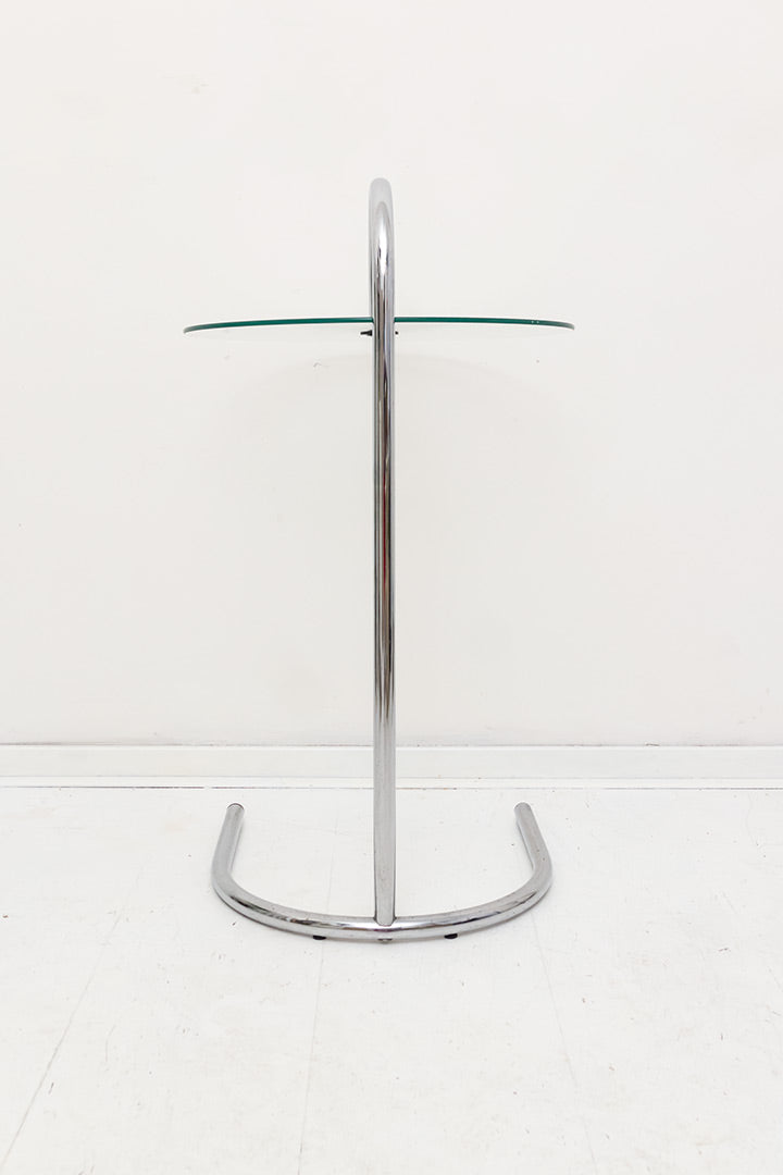 Vintage bijzettafel met verchroomd frame en ronde glasplaat