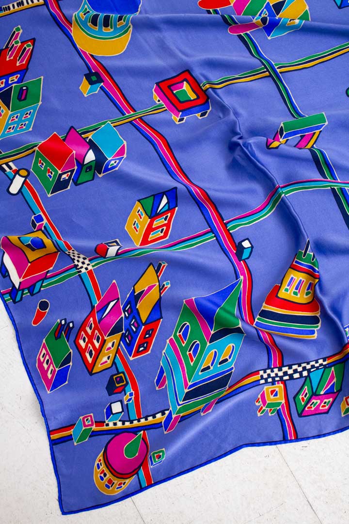 Vintage blauw en rijk gekleurde zijden sjaaltje