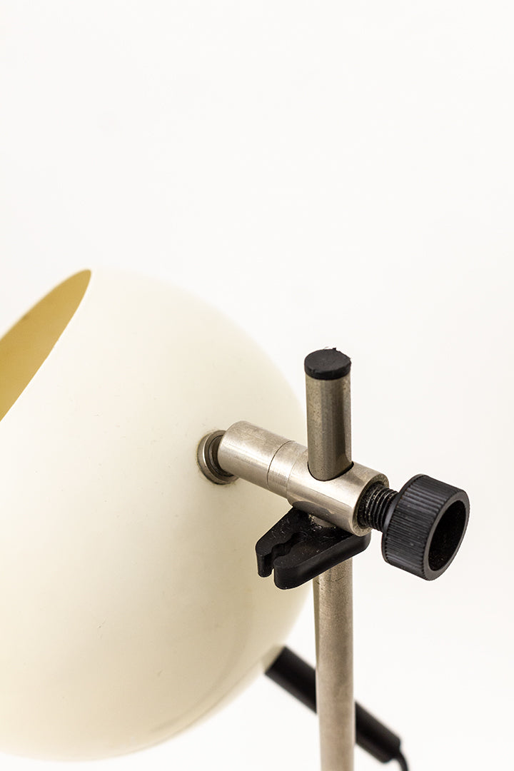 Vintage bollenlamp/bureaulamp met crèmekleurige kap en voet