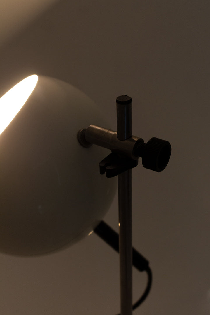 Vintage bollenlamp/bureaulamp met crèmekleurige kap en voet