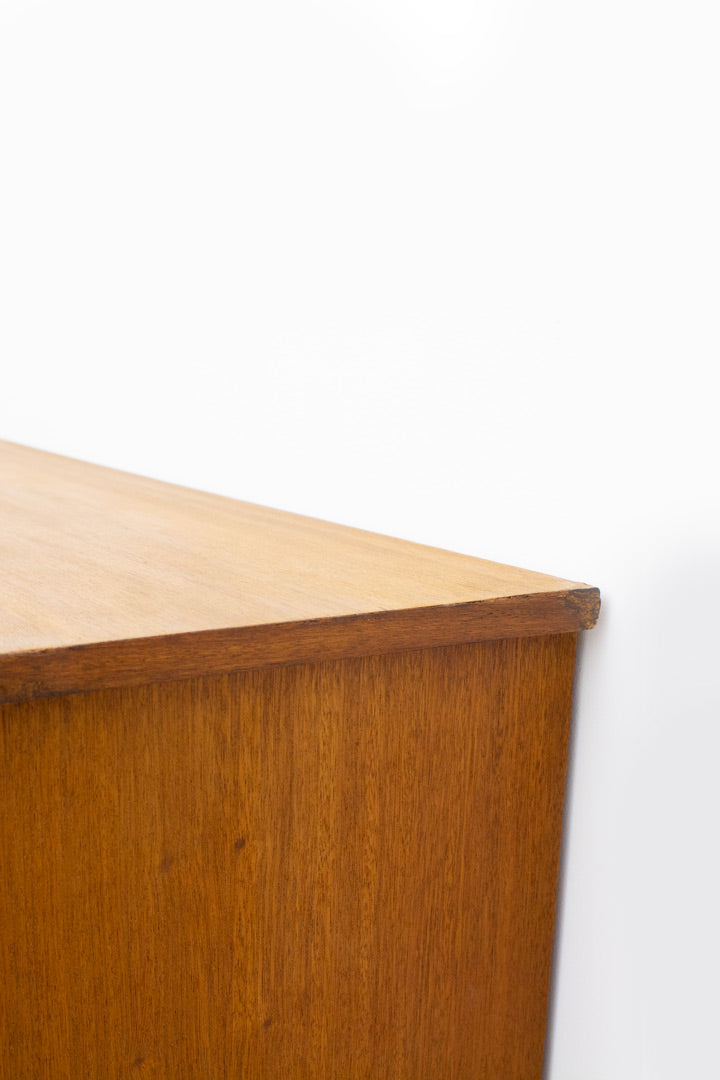 Vintage highboard op smalle pootjes