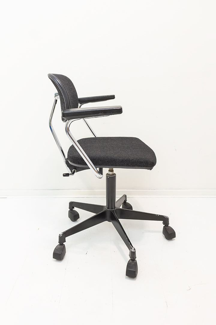 Vintage bureaustoel op wielen met grijze bekleding Stal & Stil Noorwegen