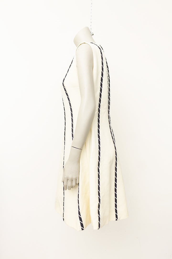 Vintage crèmekleurige jurk met zwarte gestreepte biezen Louis Feraud Paris