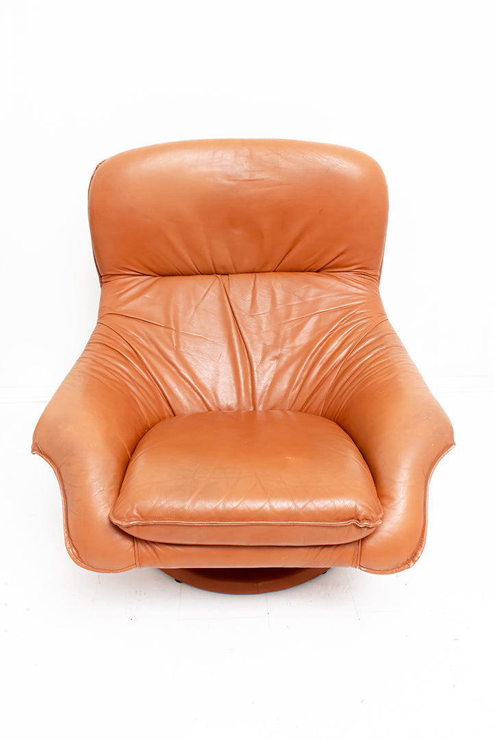 Vintage draaifauteuil van zacht tan-kleurig leer met ronde voet