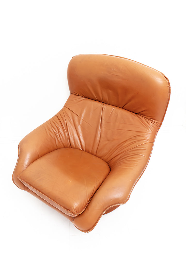 Vintage draaifauteuil van zacht tan-kleurig leer met ronde voet
