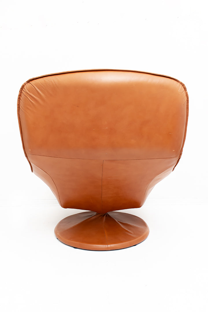 Vintage draaifauteuil van zacht tan-kleurig leer met ronde voet