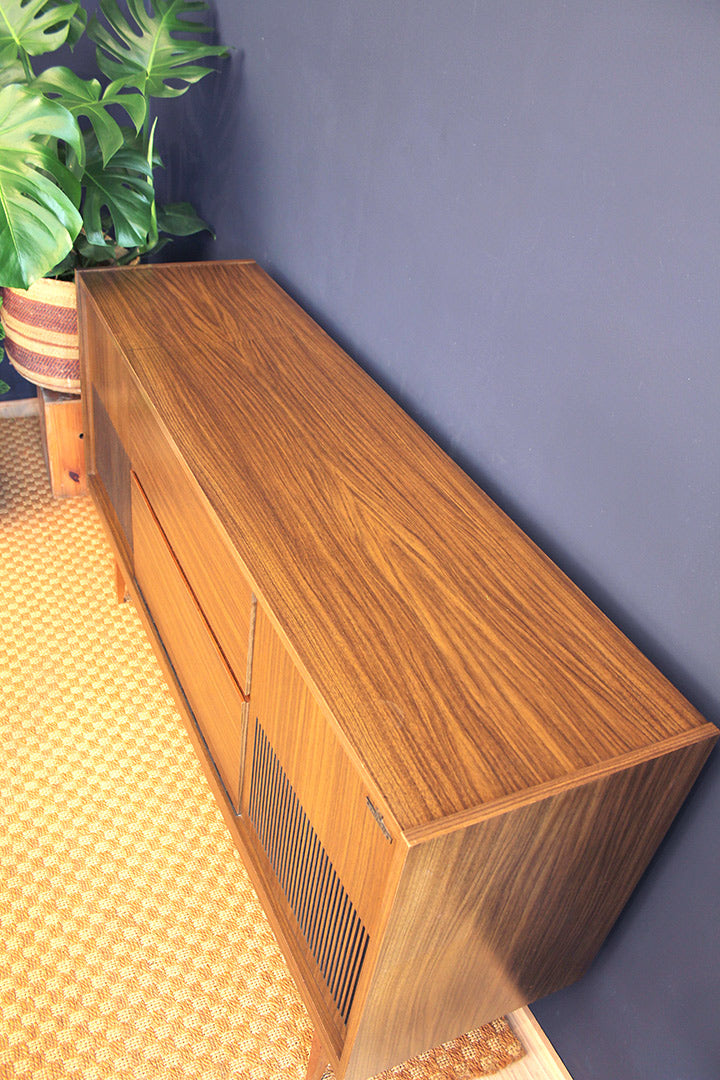Vintage dressoir / radiomeubel Grundig Bergamo ST