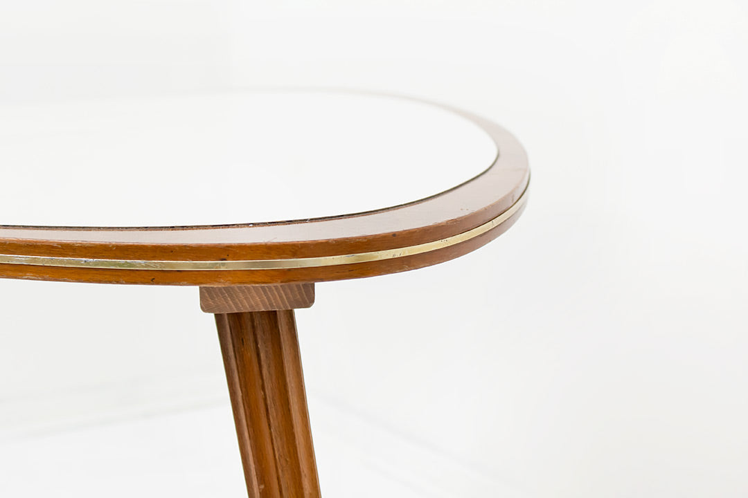 Vintage driehoekige salontafel hout met messing details Jese Möbel 3219