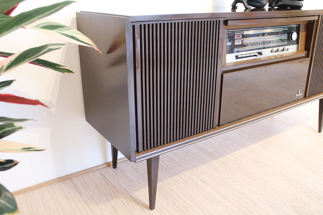 Vintage eikenhouten radiomeubel Grundig Bergamo 3