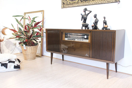 Vintage eikenhouten radiomeubel Grundig Bergamo 3