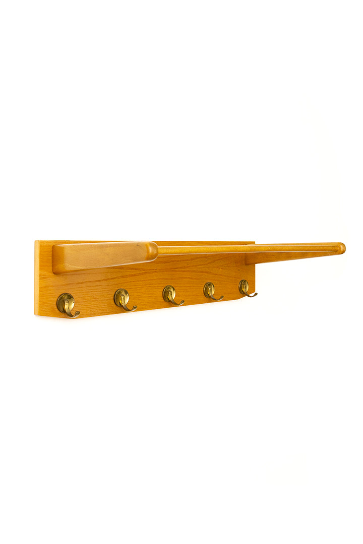 Vintage eikenhouten wandkapstok met hoedenplank en messing haken