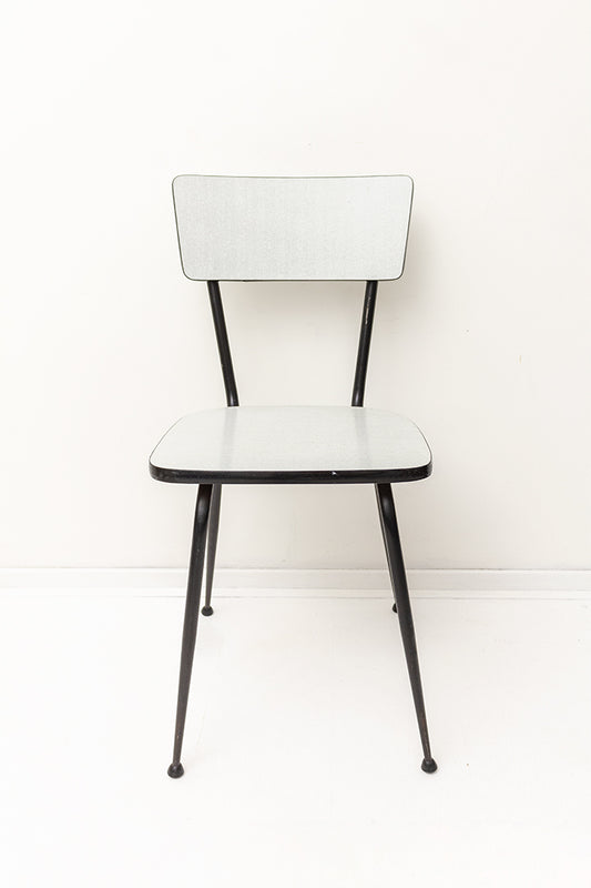 Vintage formica stoel grijs met zwarte elegante pootjes