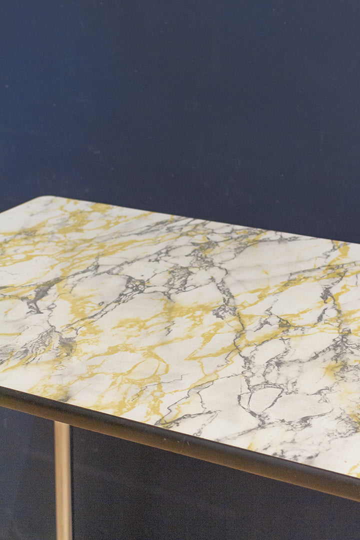 Vintage formica tafel met marmerprint