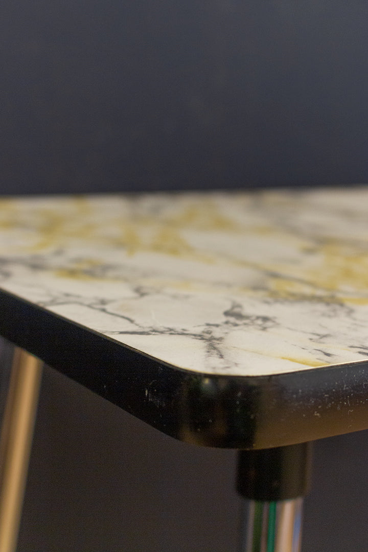 Vintage formica tafel met marmerprint