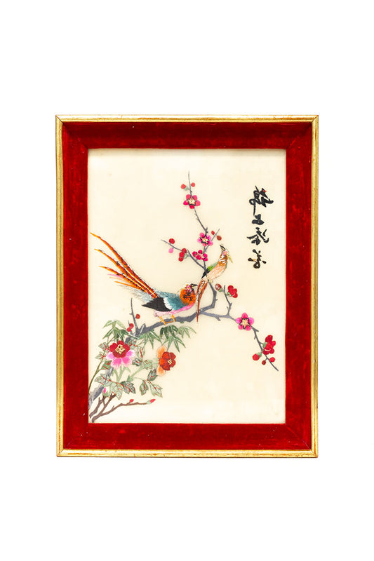 Vintage geborduurd kunstwerk met Chinese vogels in rode fluwelen lijst