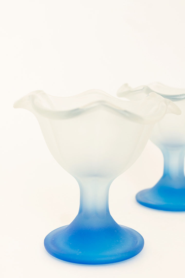 Vintage glazen ijscoupes two-tone met lichtblauwe voet - set van 4