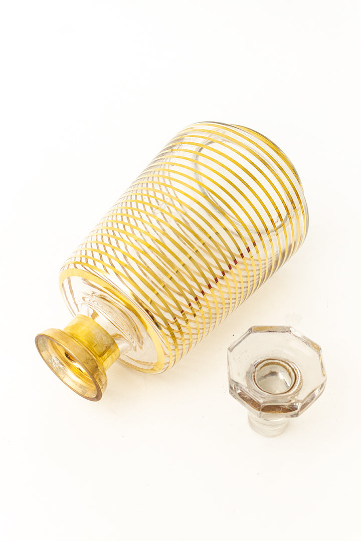 Vintage glazen karaf met gouden strepen en dop