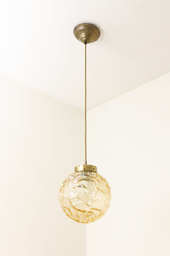 Vintage glazen plafondlamp amberkleurige ‘globe'