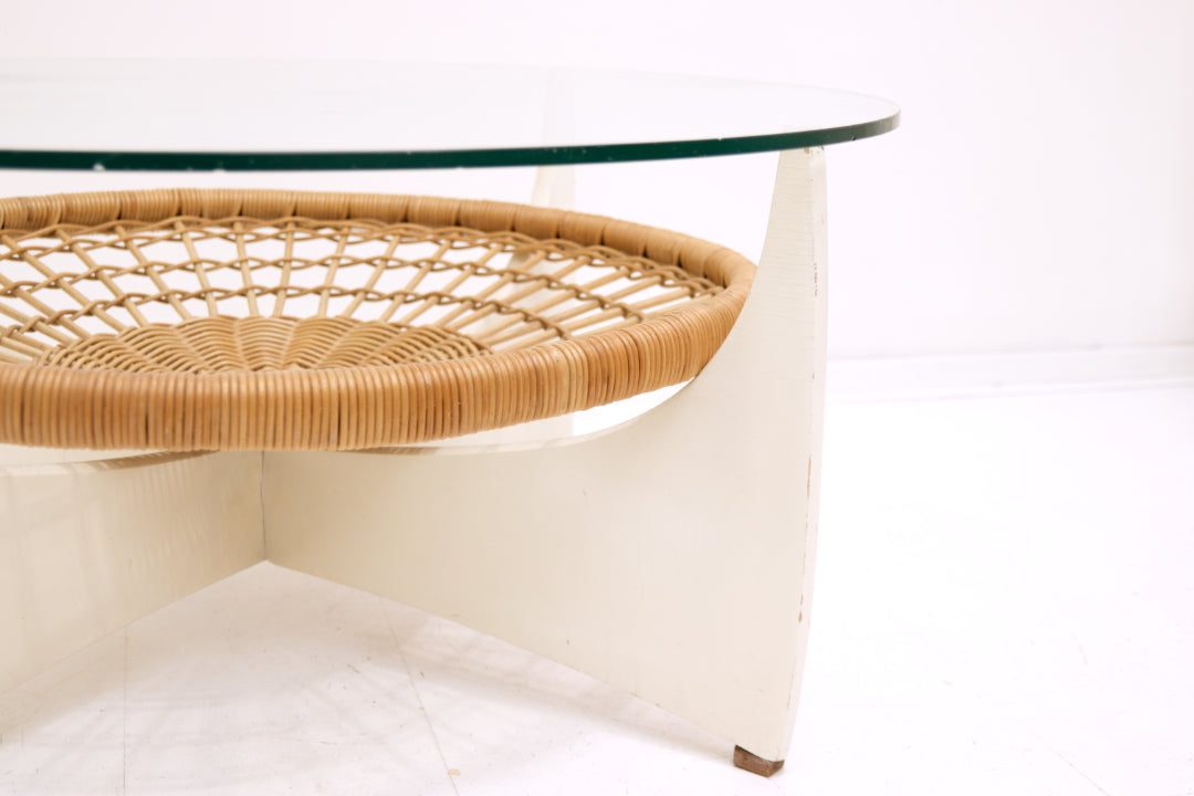 Vintage glazen ronde salontafel wit met rotan lectuurbak
