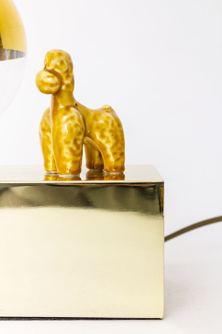 Vintage goudkleurige kopspiegel tafellamp met poedel