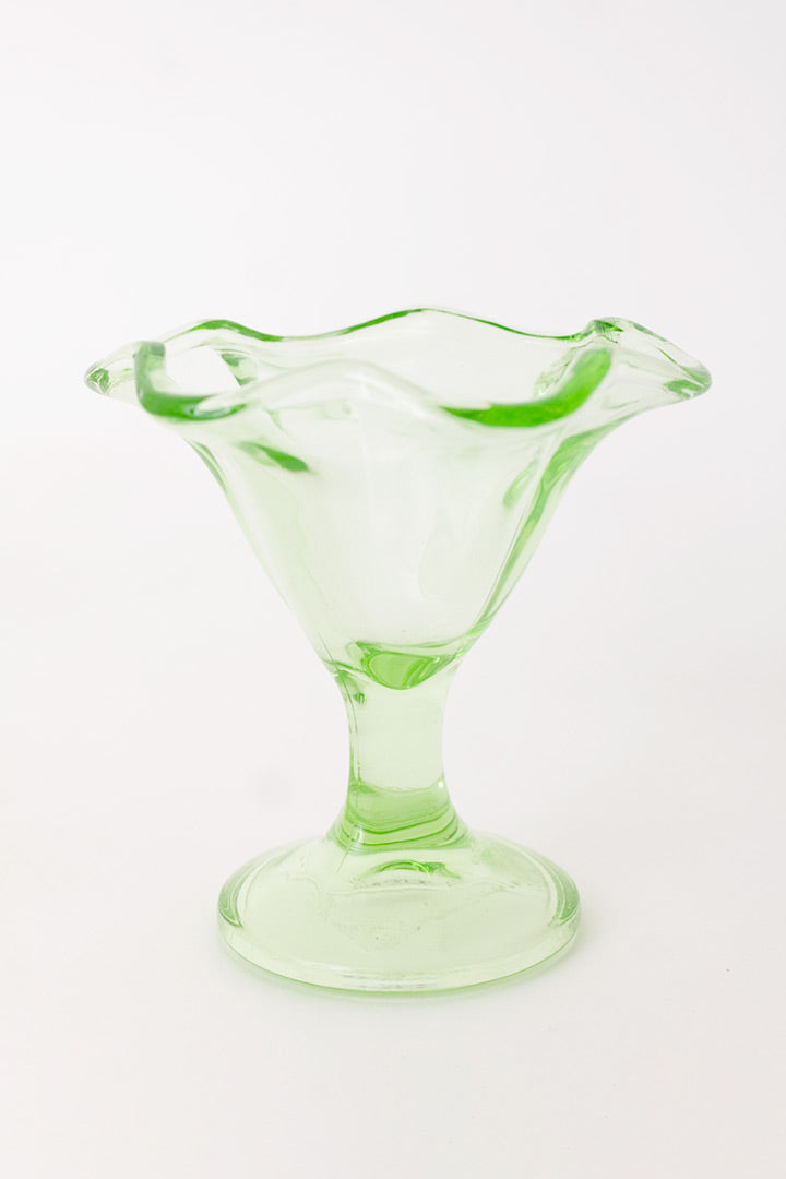 Vintage groene ijscoupes/dessertschaaltjes van glas