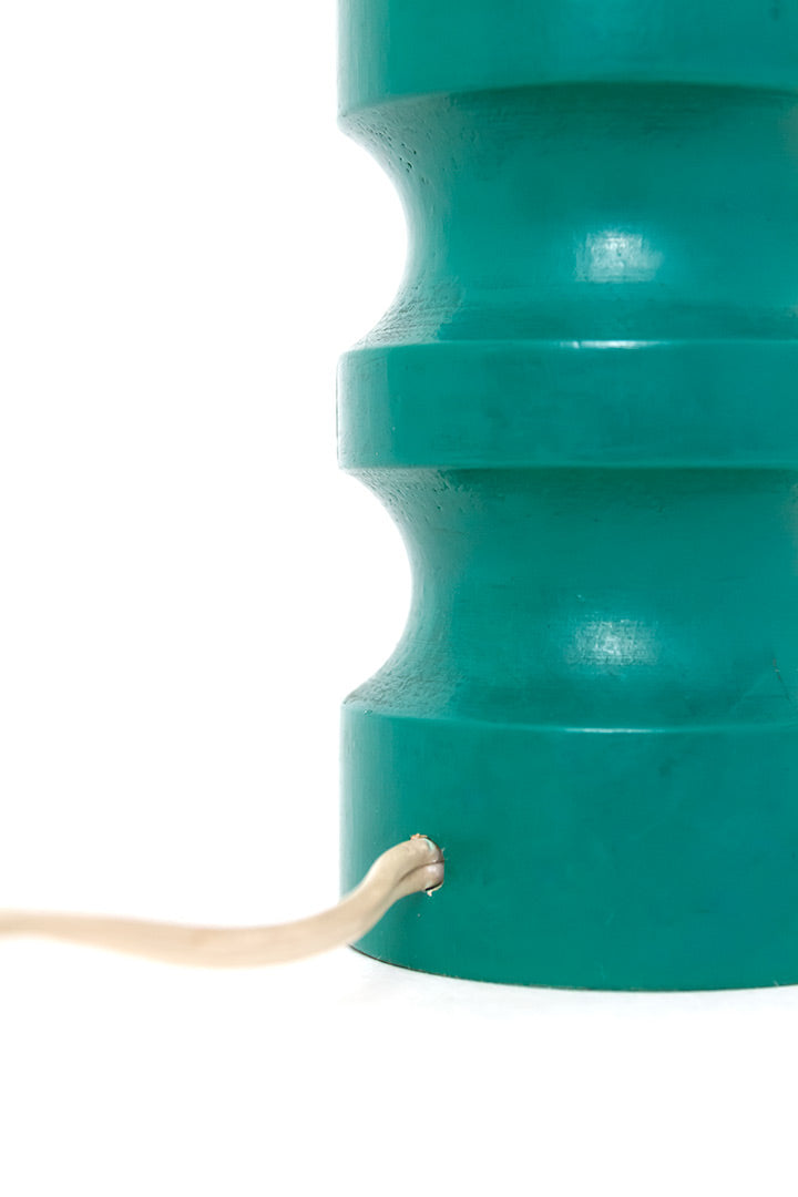 Vintage groene tafellamp met witte glazen bol