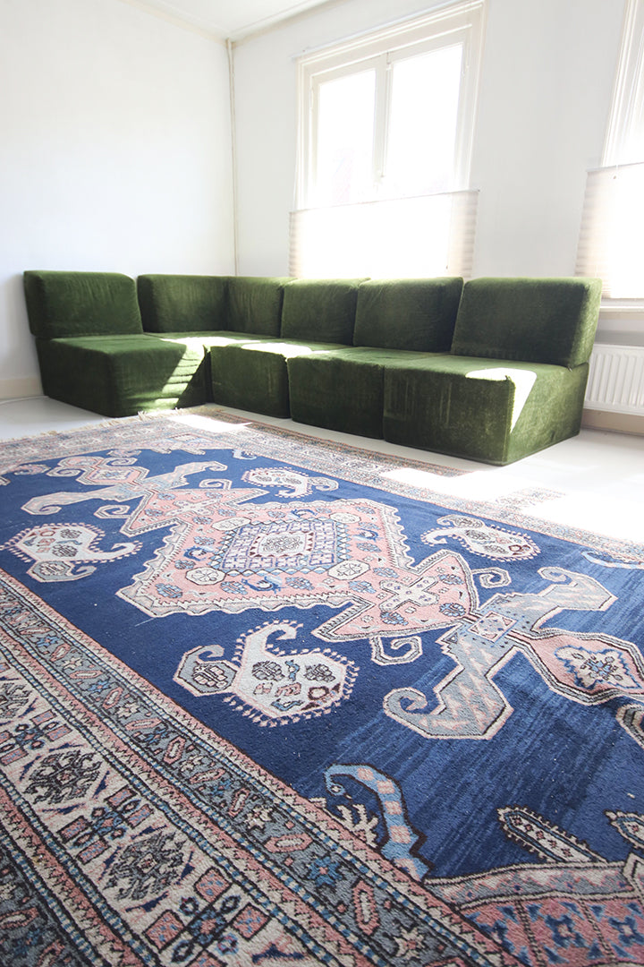 Vintage handgeweven kelim vloerkleed blauw met oudroze 293 x 190 cm